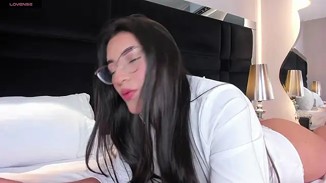 CarolineLee  online show from 01-31-26, 10:41