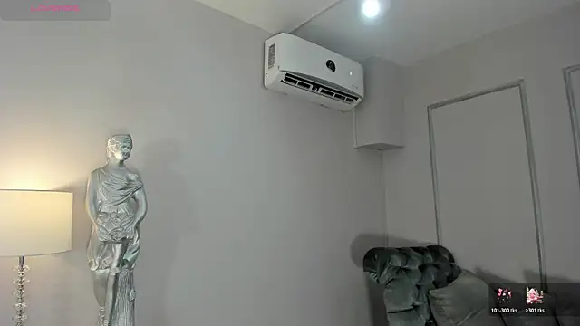 CarolineLee  online show from 12-17-25, 10:37