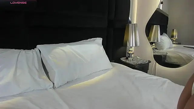 CarolineLee  online show from 04-09-26, 10:38