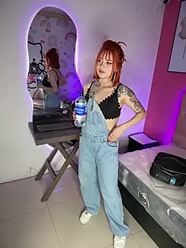 Alysson LS online show from 09-30-25, 01:44