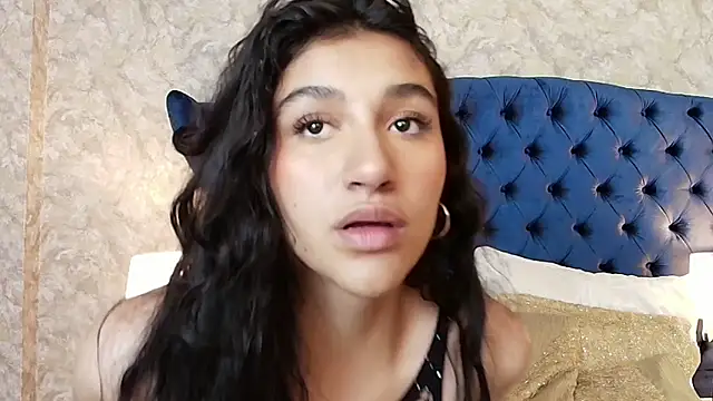 ValentiinaCruz online show from 11-17-25, 11:42