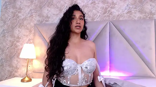 ValentiinaCruz online show from 11-17-25, 07:34