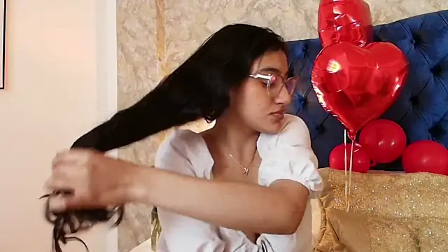 ValentiinaCruz online show from 02-12-26, 05:34