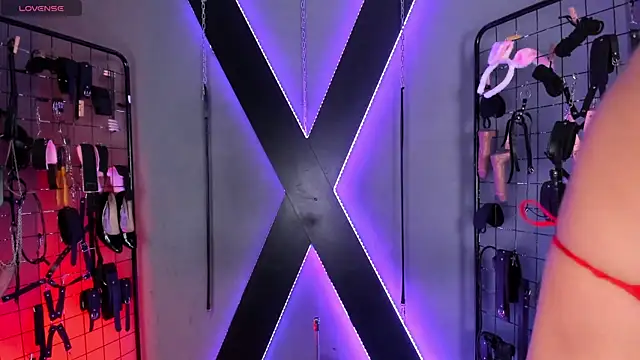 VictoryaLiah BDSM online show from 05-13-26, 10:44
