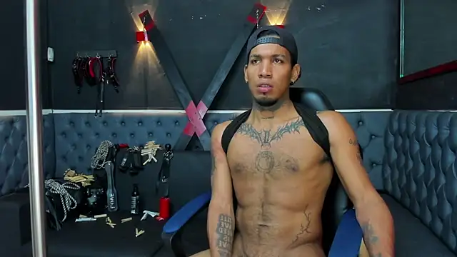 Snapshot of DIEGO_WICKED chatting on 10-10-25, 03:29 DIEGO WICKED online show from 10-10-25, 03:29