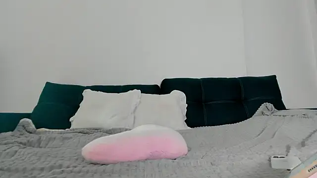 cuteleraay online show from 11-01-25, 08:14