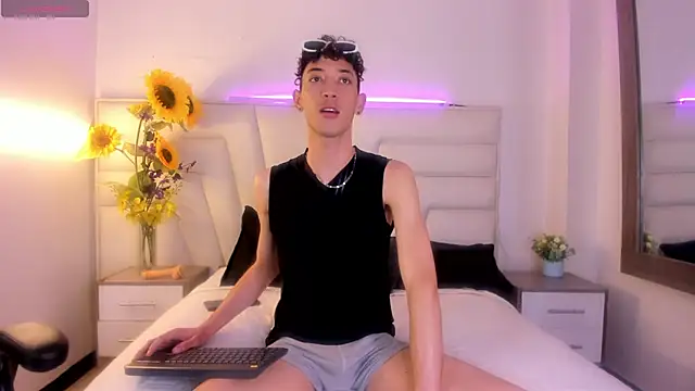 Ashton Myers online show from 09-19-25, 08:02