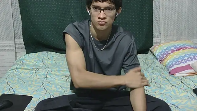 Samuel Hills II online show from 02-17-26, 01:52