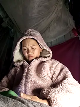 MaiHoa69 online show from 03-12-26, 06:28