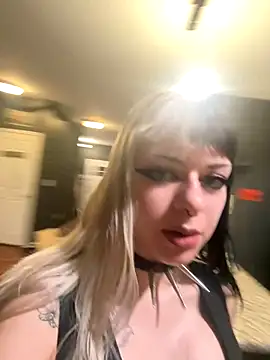 Snapshot of Paige_Turner chatting on 10-11-25, 01:06 Paige Turner online show from 10-11-25, 01:06
