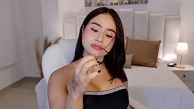 Saskia litt online show from 02-14-26, 03:18