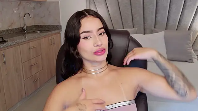 Saskia litt online show from 01-14-26, 04:05