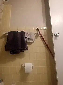 Snapshot of Longthickdick33 chatting on 02-14-26, 02:17 Longthickdick33 online show from 02-14-26, 02:17