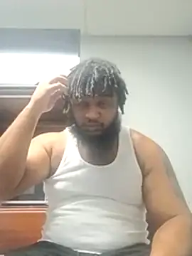 Snapshot of Longthickdick33 chatting on 12-15-25, 04:13 Longthickdick33 online show from 12-15-25, 04:13