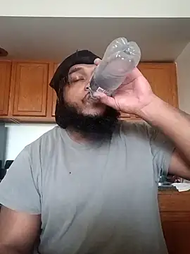 Snapshot of Longthickdick33 chatting on 02-15-26, 04:17 Longthickdick33 online show from 02-15-26, 04:17