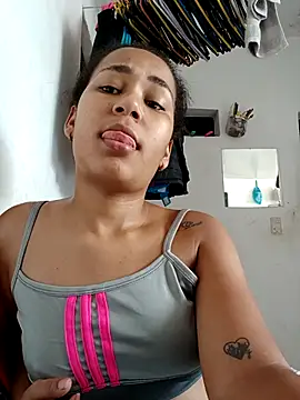 Snapshot of Shanel_69 chatting on 10-06-25, 03:46 Shanel 69 online show from 10-06-25, 03:46