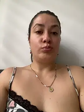 Snapshot of Abby-LS chatting on 05-01-26, 12:21 Abby-LS online show from 05-01-26, 12:21