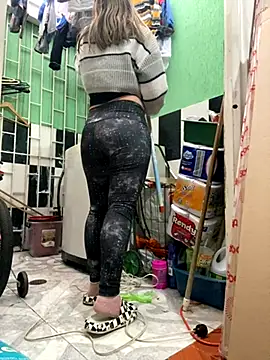 Snapshot of Abby-LS chatting on 10-18-25, 12:07 Abby-LS online show from 10-18-25, 12:07