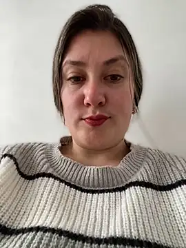 Snapshot of Abby-LS chatting on 11-05-25, 05:38 Abby-LS online show from 11-05-25, 05:38