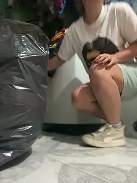 Snapshot of Abby-LS chatting on 11-30-25, 01:17 Abby-LS online show from 11-30-25, 01:17