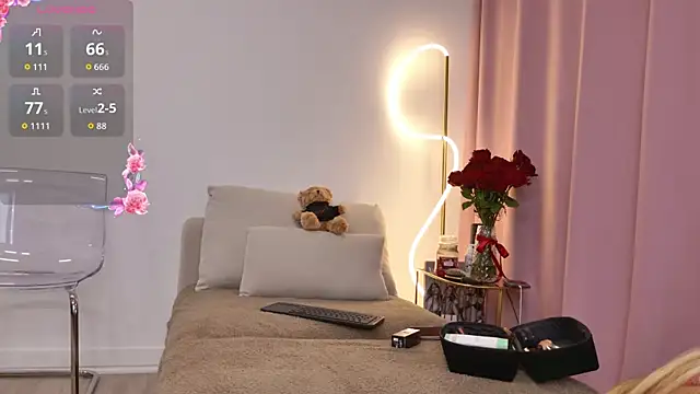  Luxie  online show from 11-13-25, 08:07