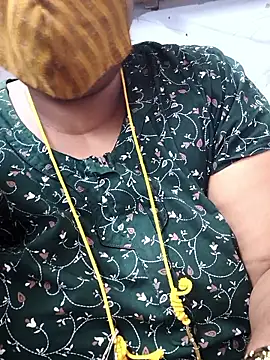 Snapshot of TAMIL_ELAKKIYA chatting on 02-25-26, 01:33 TAMIL ELAKKIYA online show from 02-25-26, 01:33