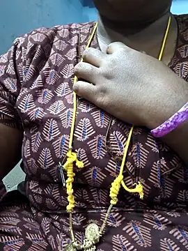 Snapshot of TAMIL_ELAKKIYA chatting on 02-23-26, 06:08 TAMIL ELAKKIYA online show from 02-23-26, 06:08