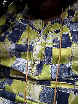 Snapshot of TAMIL_ELAKKIYA chatting on 01-18-26, 01:36 TAMIL ELAKKIYA online show from 01-18-26, 01:36