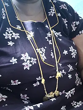 Snapshot of TAMIL_ELAKKIYA chatting on 02-06-26, 07:54 TAMIL ELAKKIYA online show from 02-06-26, 07:54