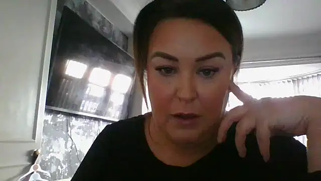 brunetslut online show from 09-11-25, 01:55