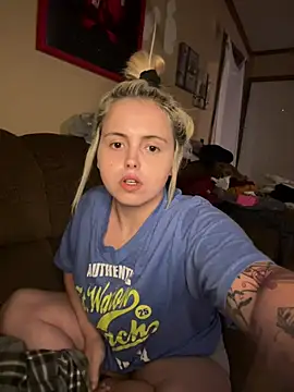 JuicyExxxperience online show from 04-19-26, 12:28