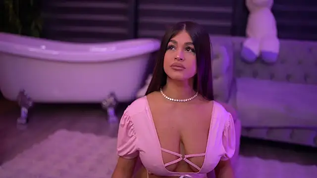 BellaNoirre online show from 10-26-25, 06:30