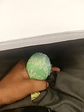 hotboy43339 online show from 12-05-25, 03:49