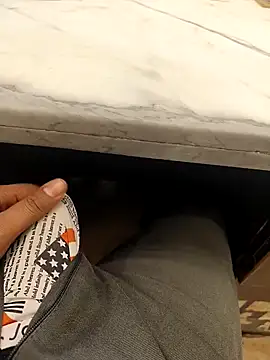 hotboy43339 online show from 03-18-26, 04:19