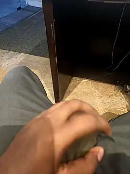 hotboy43339 online show from 10-05-25, 08:38