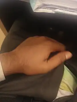 hotboy43339 online show from 07-17-26, 05:04