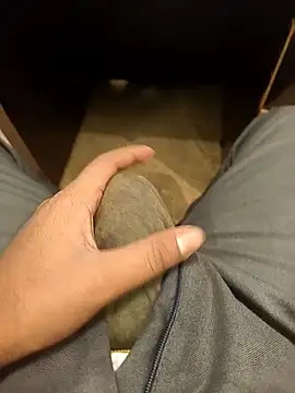 hotboy43339 online show from 11-05-25, 01:52