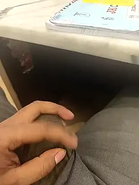 hotboy43339 online show from 12-19-25, 02:48