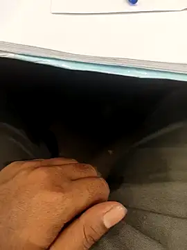 hotboy43339 online show from 11-04-25, 03:43