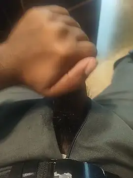 hotboy43339 online show from 06-25-26, 10:04