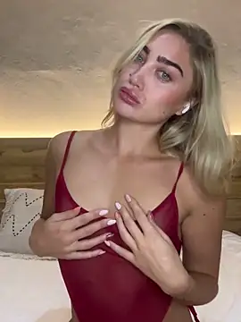 Snapshot of auriangel chatting on 09-18-25, 02:14 auriangel online show from 09-18-25, 02:14