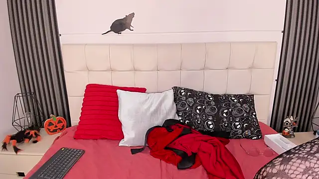 Ravenna666  online show from 10-26-25, 04:35