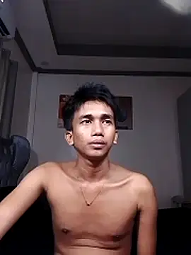 charlie0728 online show from 10-28-25, 04:35