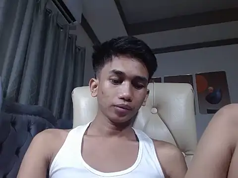 charlie0728 online show from 12-21-25, 02:19