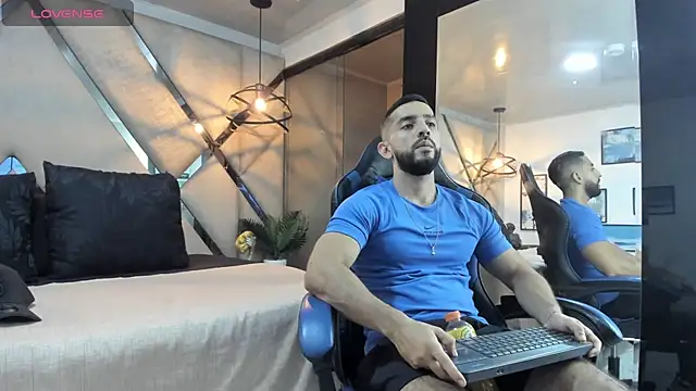 Yiyo10  online show from 04-24-26, 04:25