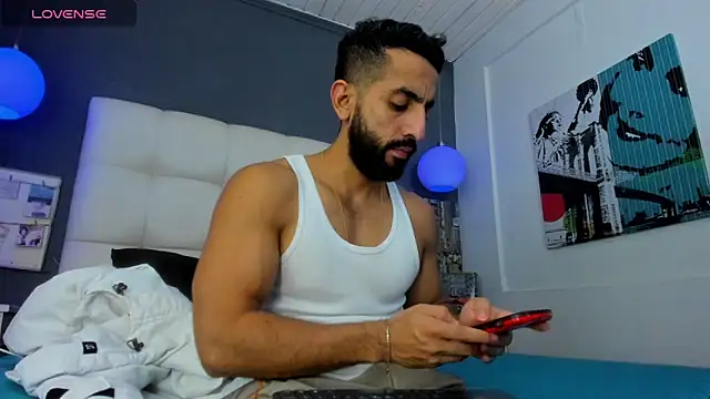 Yiyo10  online show from 02-12-26, 04:23