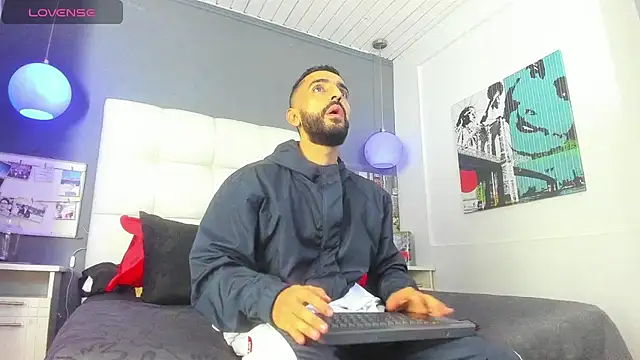 Yiyo10  online show from 02-06-26, 04:19