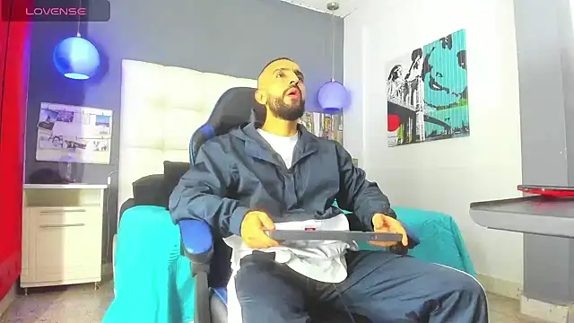 Yiyo10  online show from 02-25-26, 04:23