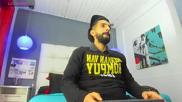 Yiyo10  online show from 02-04-26, 04:29