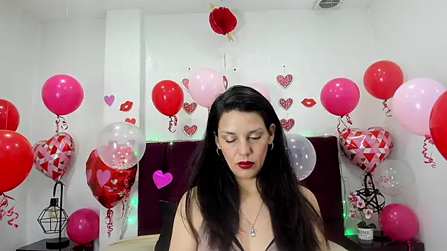 Snapshot of MashaPiink chatting on 02-12-26, 01:00 MashaPiink online show from 02-12-26, 01:00